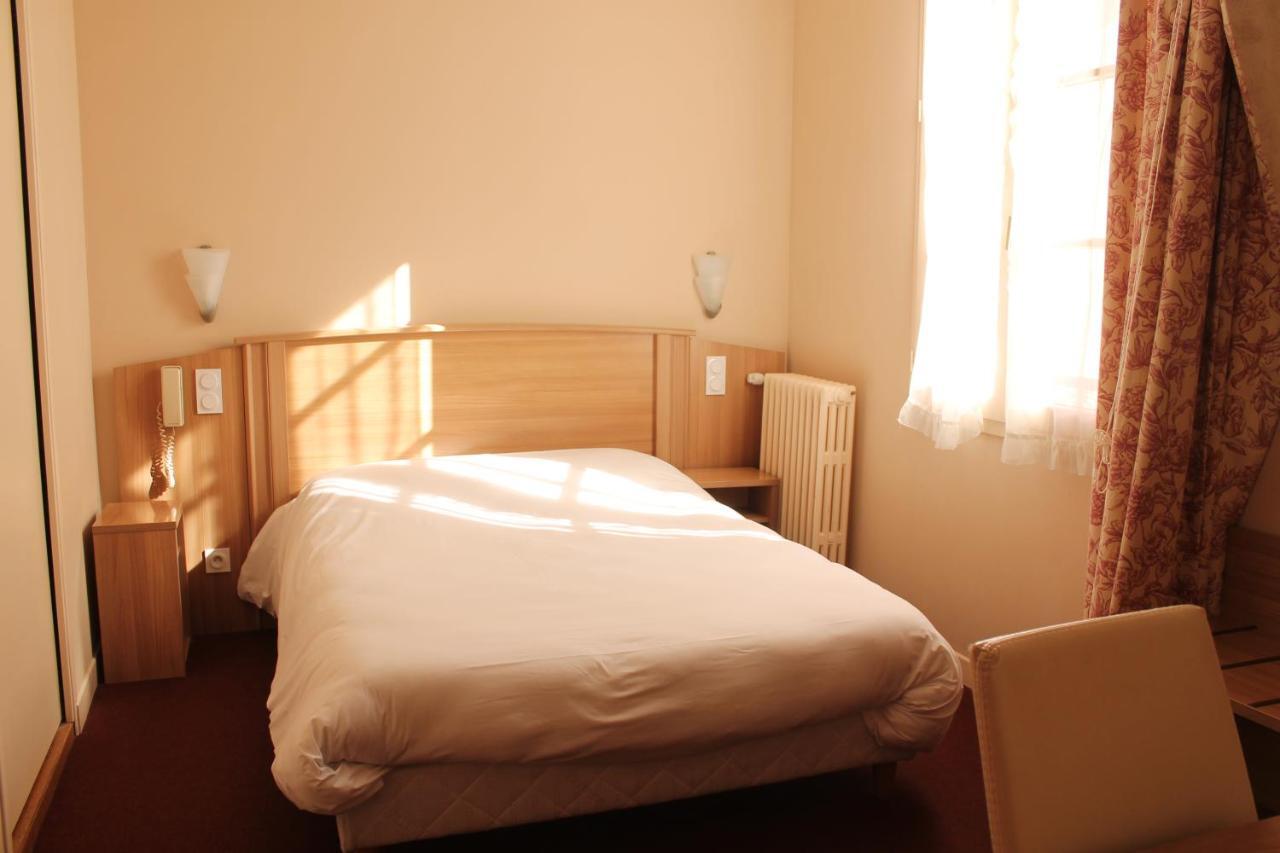 Hotel Le Commerce Mirepoix  Bagian luar foto